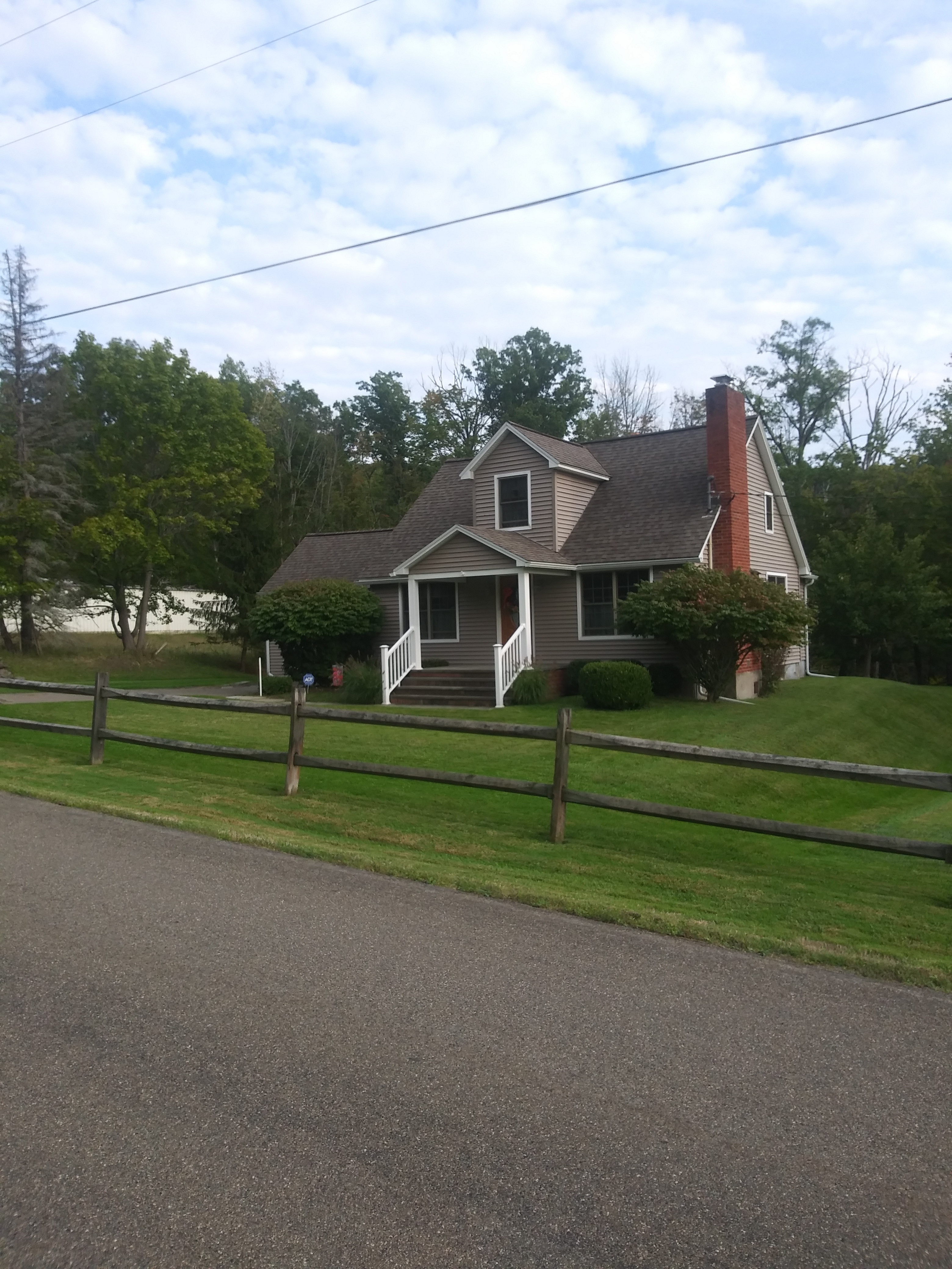 Exterior of 324 Meeker Road