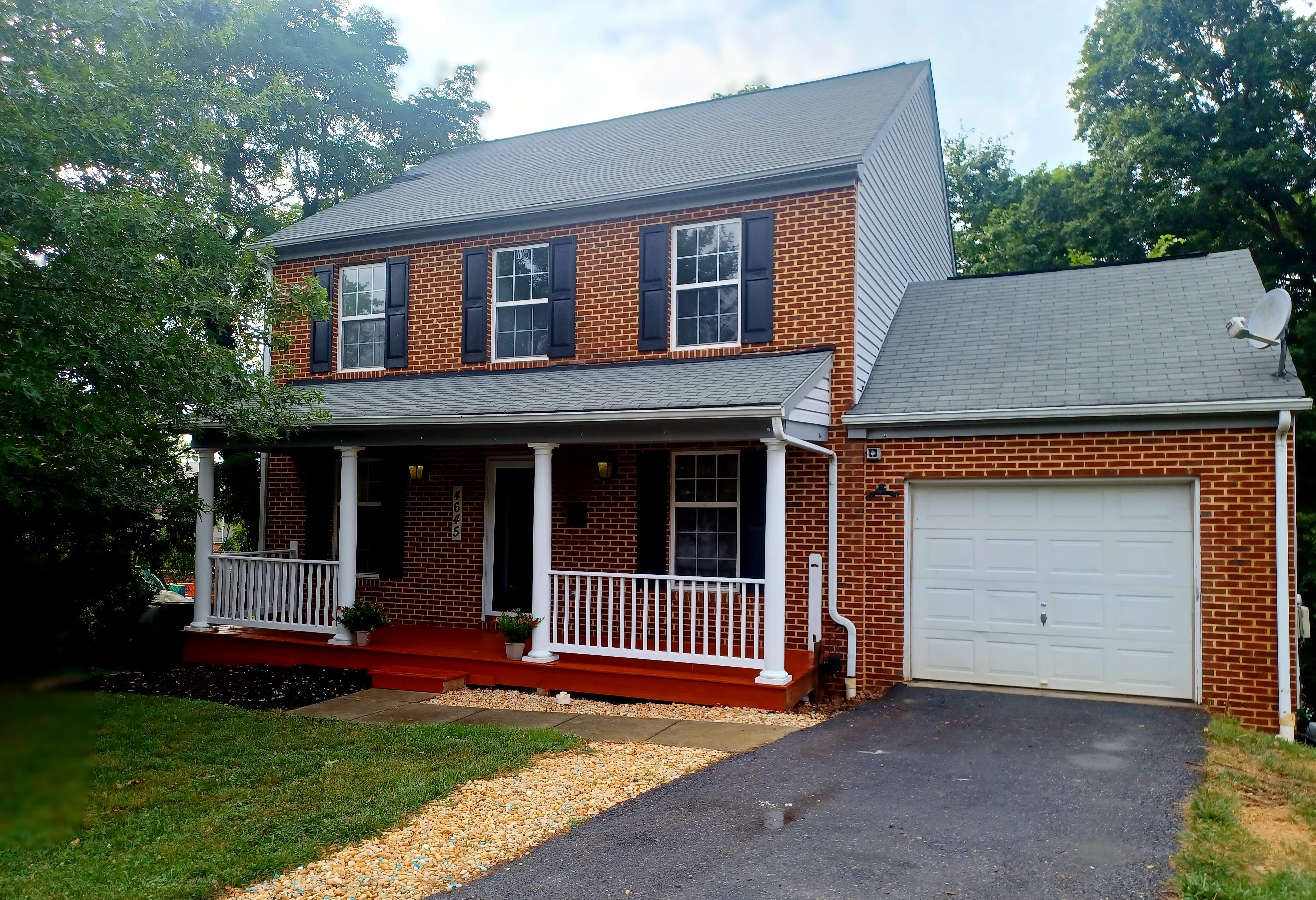 Exterior of 4645 Hilltop Terrace Southeast