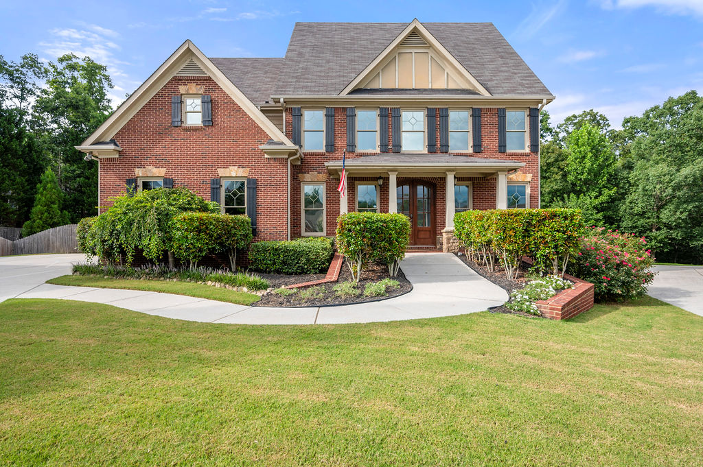 Exterior of 2139 Cape Ivey Court