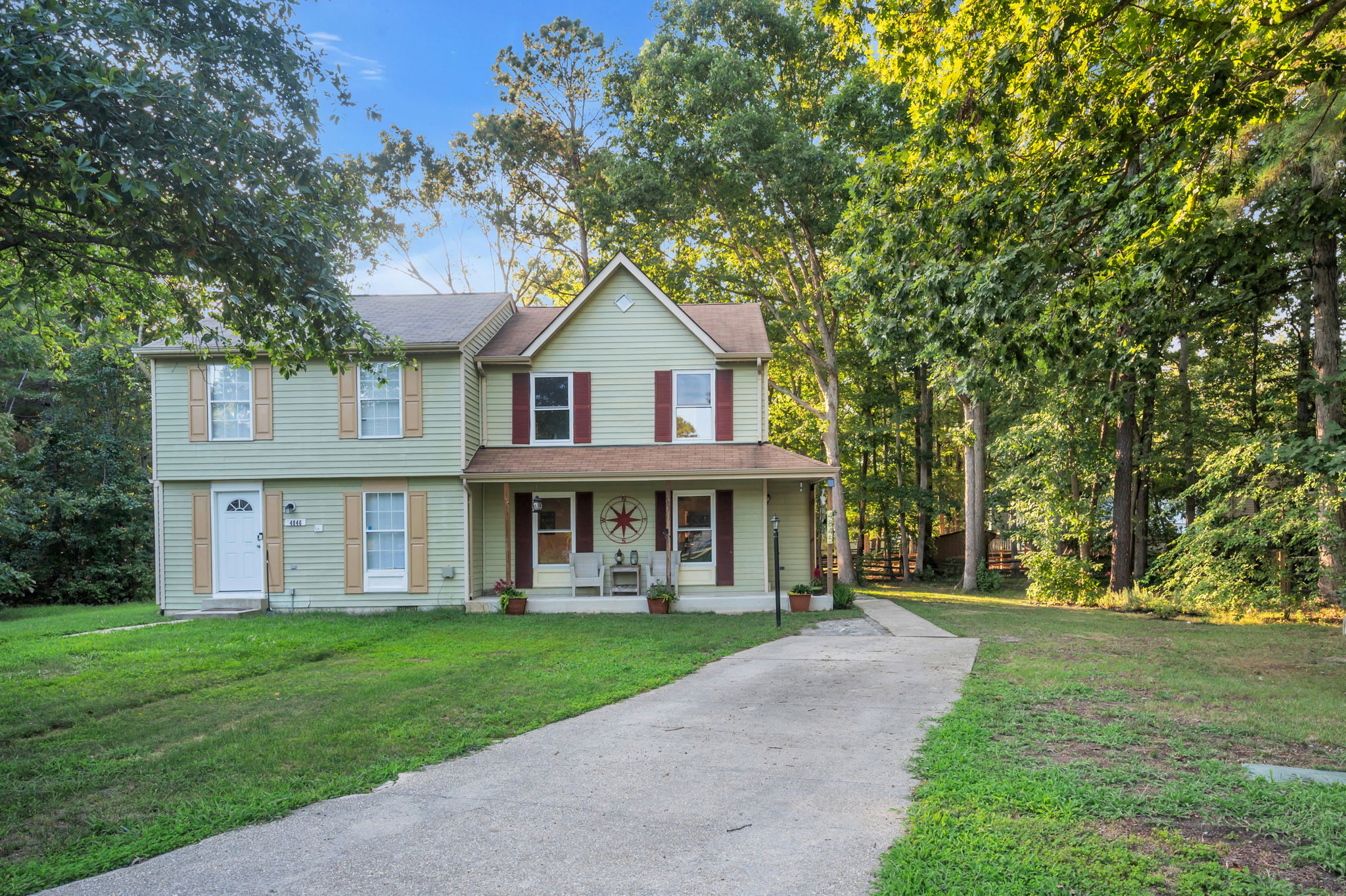 Exterior of 4845 Magpie Lane