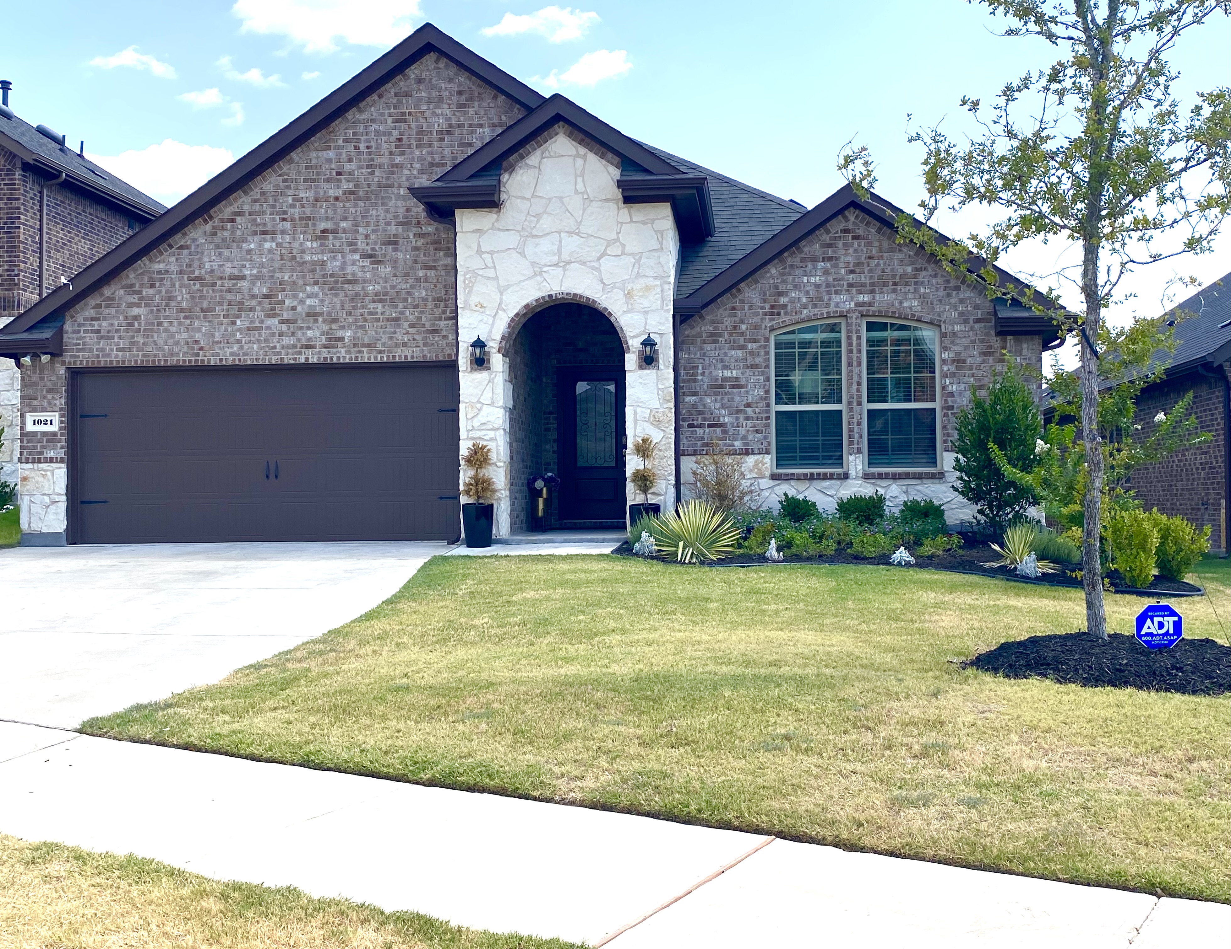 Exterior of 1021 Indigo Lane
