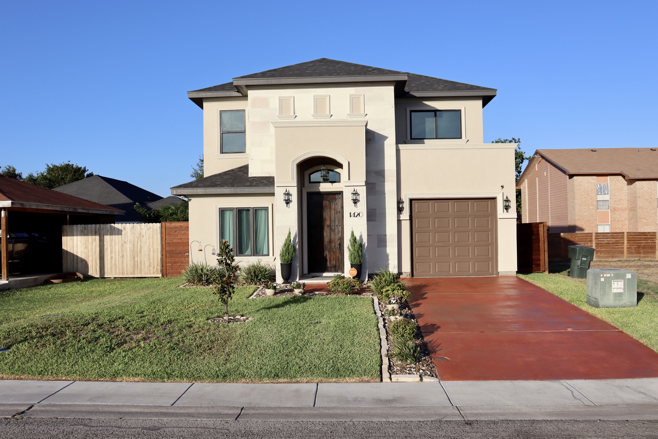 Exterior of 1404 Hibiscus Lane