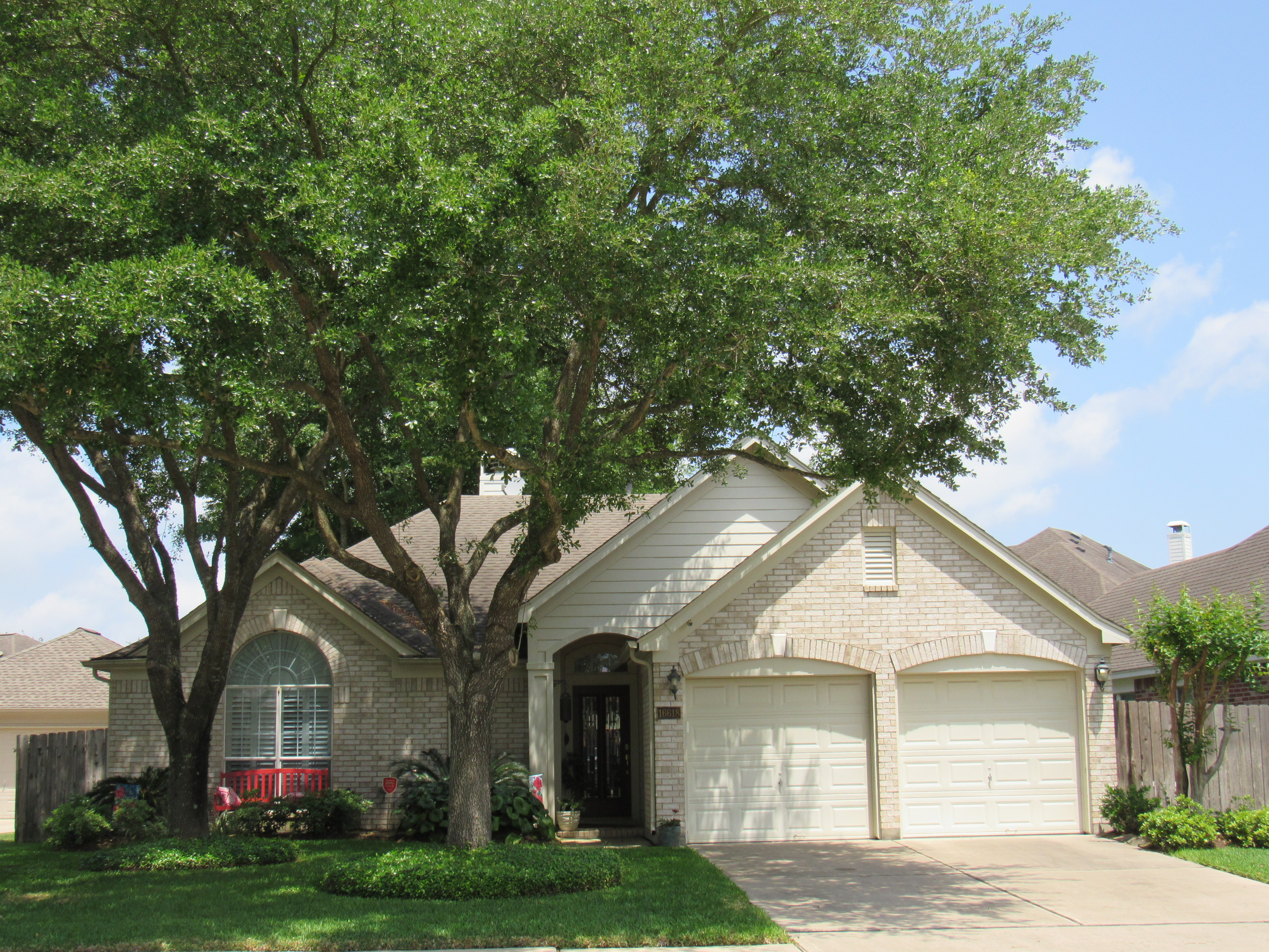 Exterior of 16618 Lasting Shadow Circle