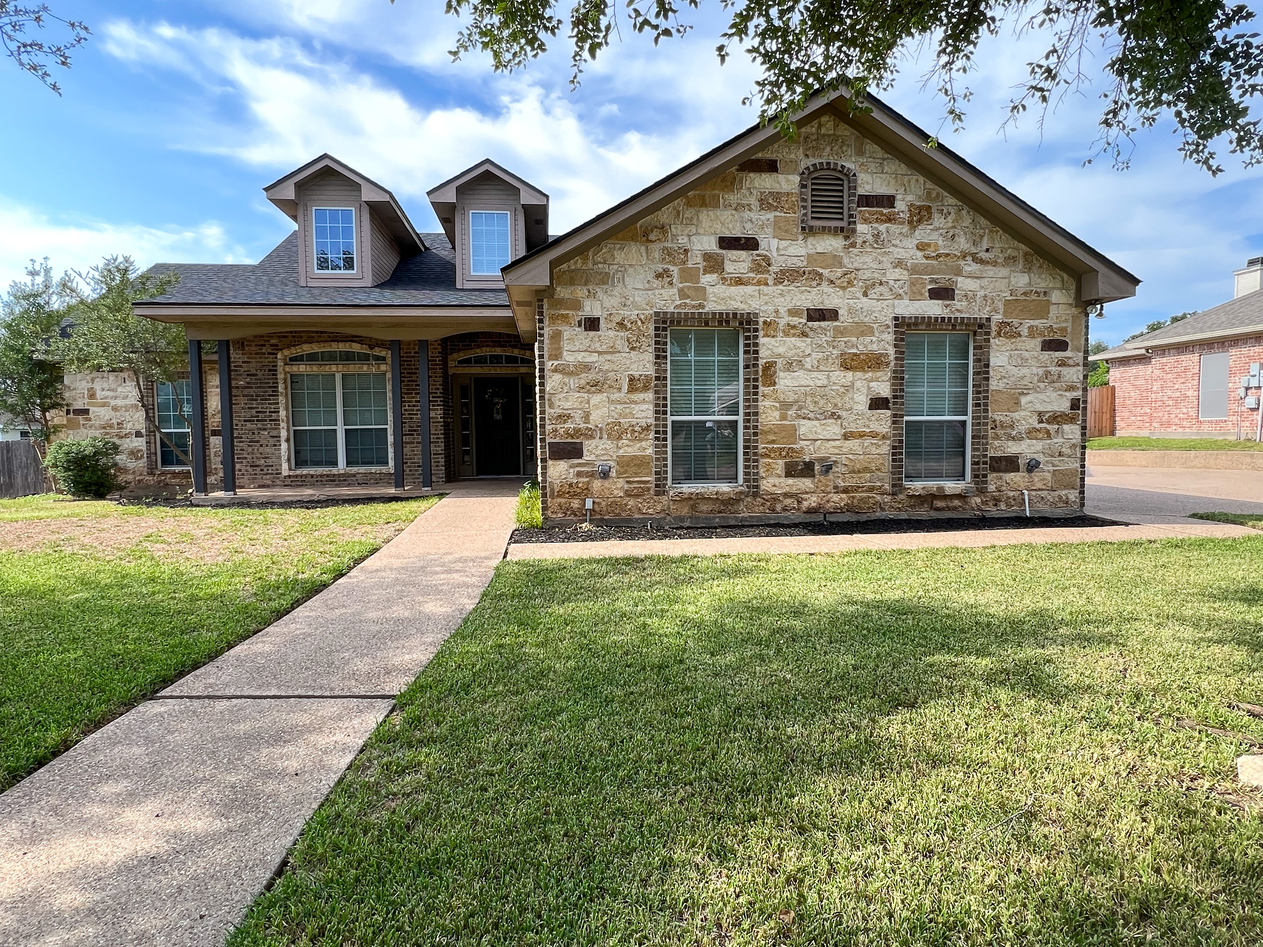 Exterior of 424 Oakberry Drive