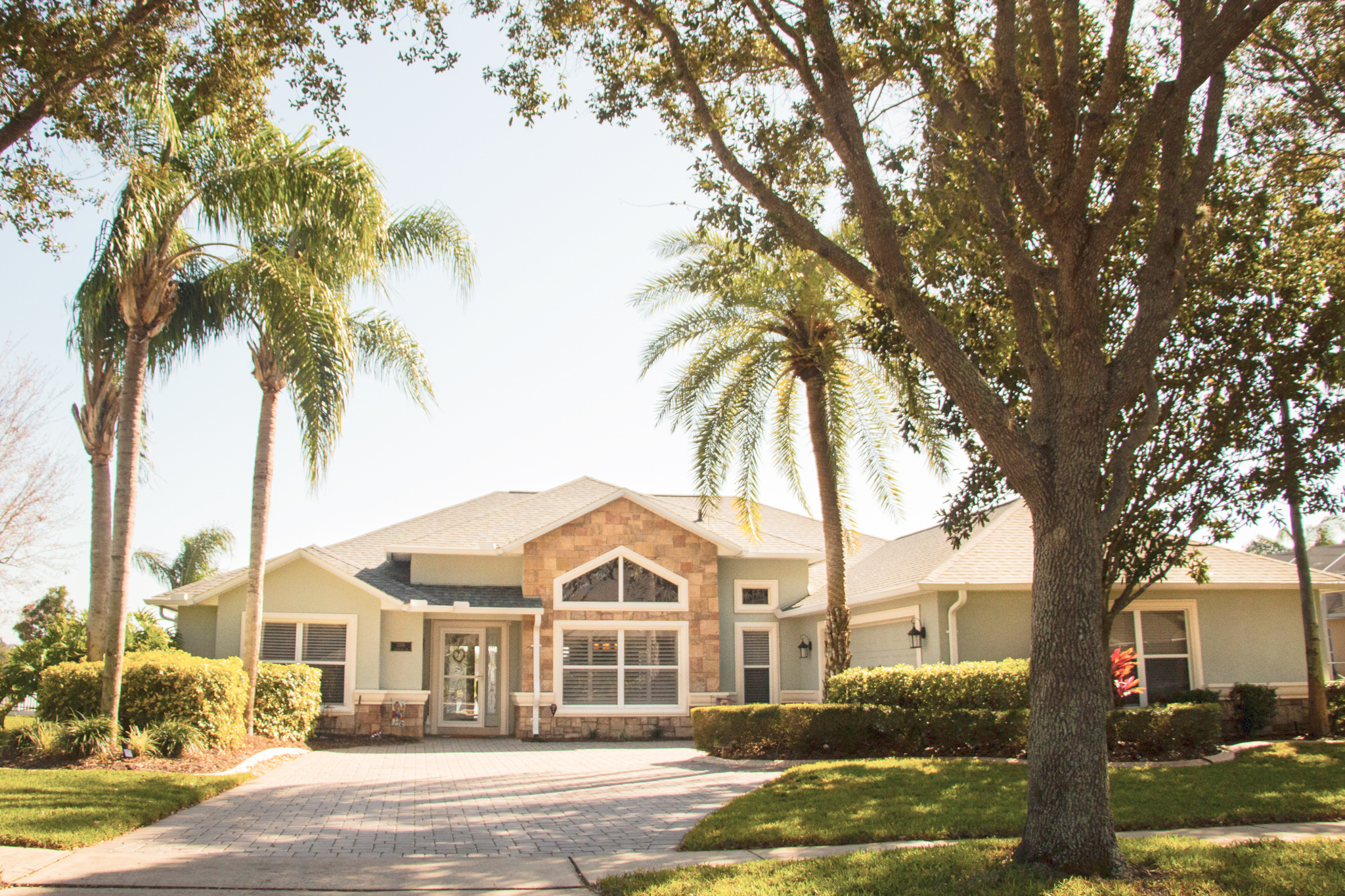Exterior of 1700 Promenade Circle