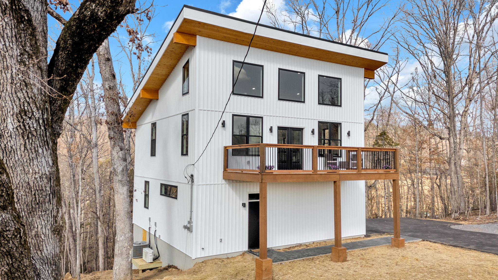 Exterior of 567 Lakeside Drive